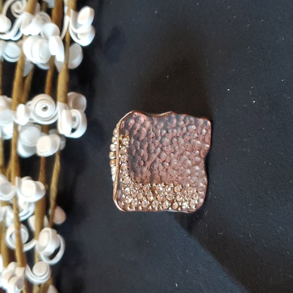 Ring - Picture 3 of 4
